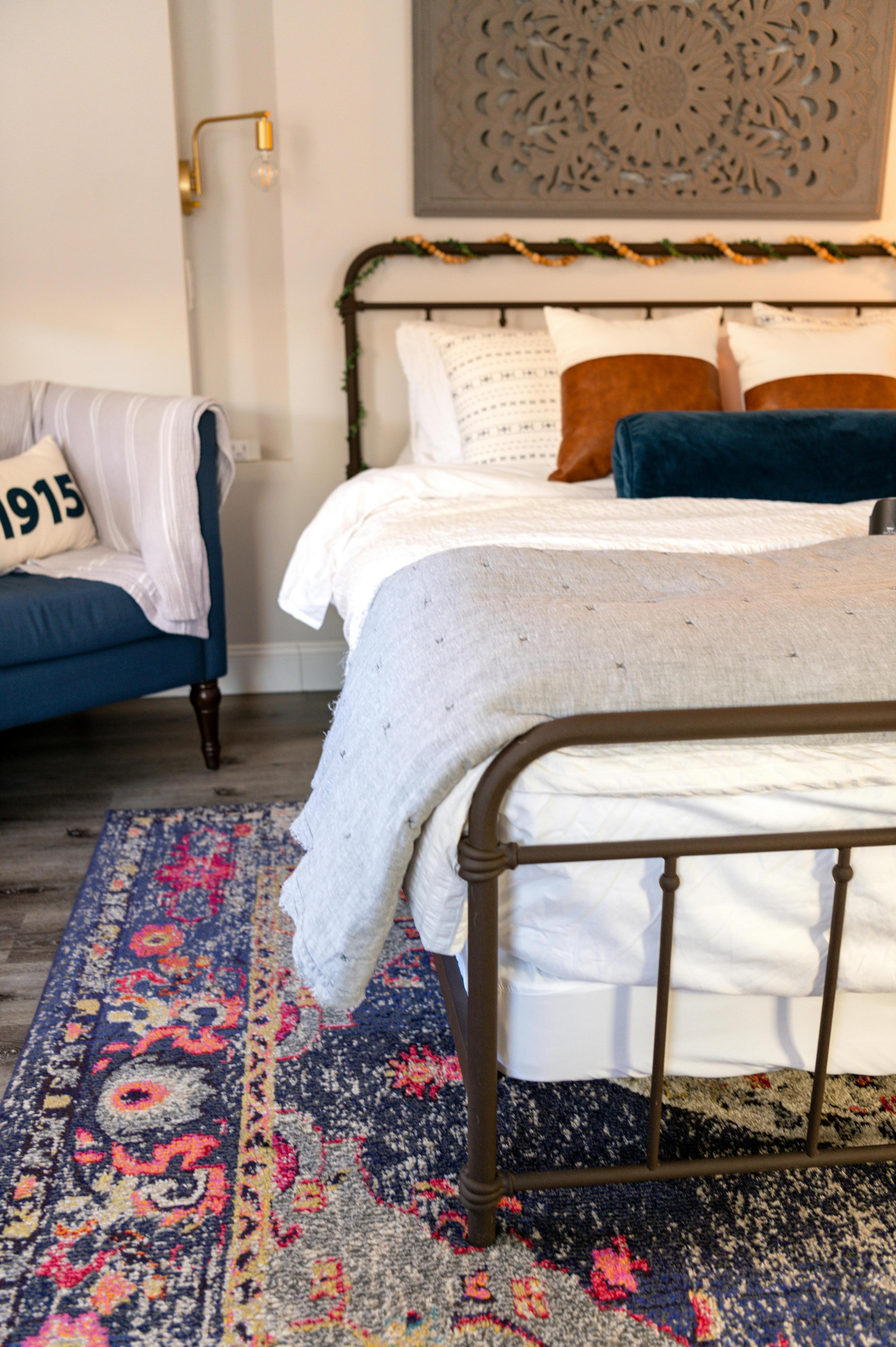 Silver Suite — Self‑Contained